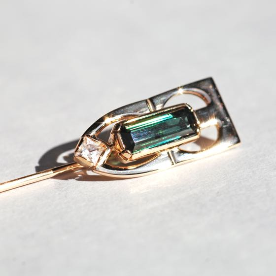 Gold Pin TW