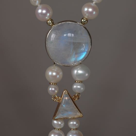 Pearl Chain Artemis