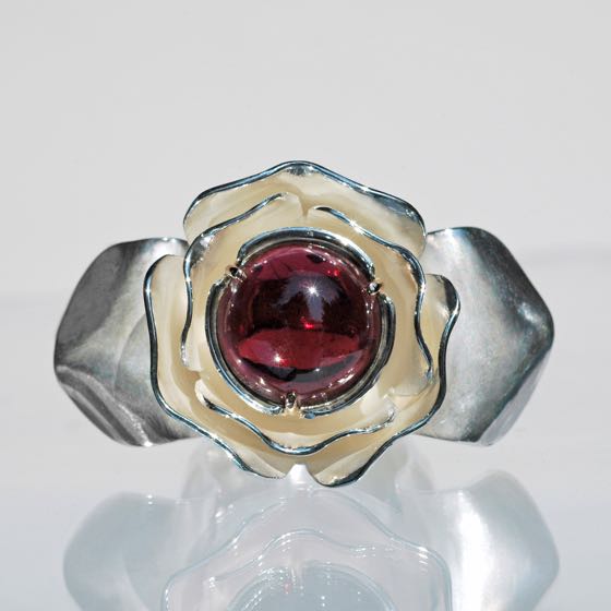 Garnet Ring Royal-Rose